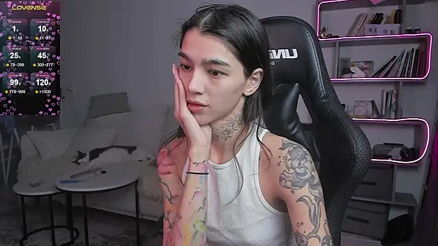 Snapshot of vinkitinkii chatting on 02-18-25, 09:43 vinkitinkii online show from 02-18-25, 09:43