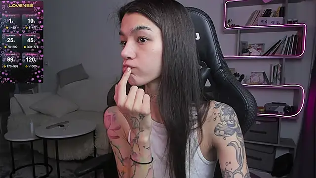 Snapshot of vinkitinkii chatting on 02-22-25, 07:45 vinkitinkii online show from 02-22-25, 07:45