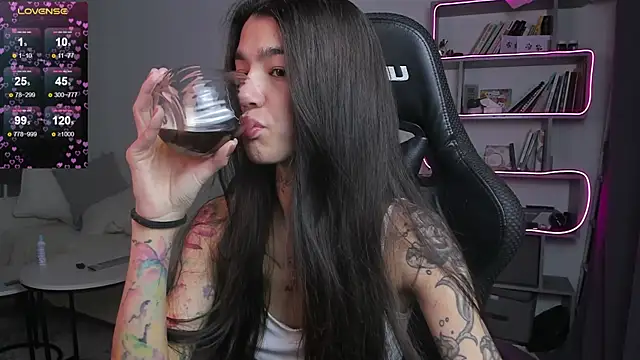 Snapshot of vinkitinkii chatting on 02-23-25, 08:06 vinkitinkii online show from 02-23-25, 08:06