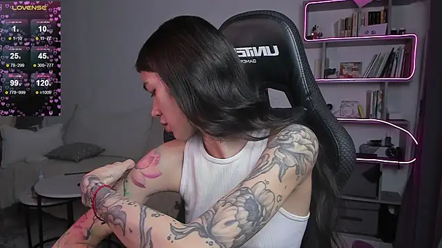 Snapshot of vinkitinkii chatting on 02-27-25, 06:40 vinkitinkii online show from 02-27-25, 06:40