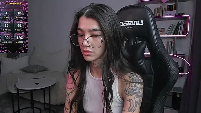 Snapshot of vinkitinkii chatting on 02-27-25, 09:43 vinkitinkii online show from 02-27-25, 09:43