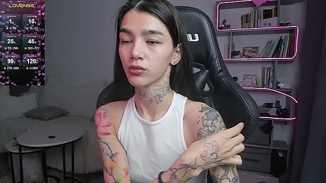 Snapshot of vinkitinkii chatting on 03-01-25, 06:46 vinkitinkii online show from 03-01-25, 06:46