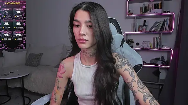 Snapshot of vinkitinkii chatting on 03-06-25, 06:41 vinkitinkii online show from 03-06-25, 06:41