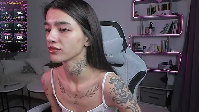 Snapshot of vinkitinkii chatting on 03-09-25, 06:39 vinkitinkii online show from 03-09-25, 06:39