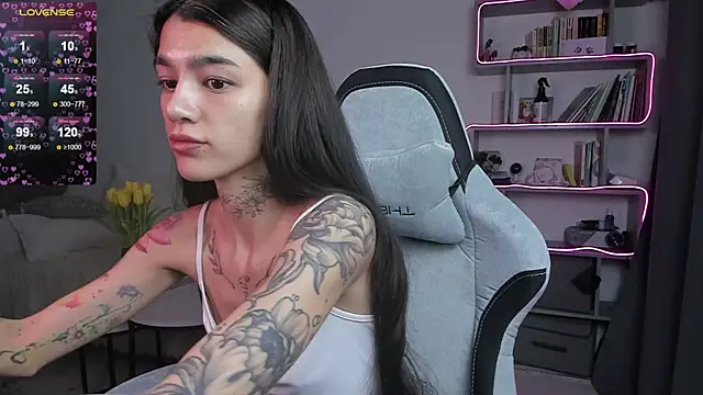 Snapshot of vinkitinkii chatting on 03-10-25, 06:27 vinkitinkii online show from 03-10-25, 06:27