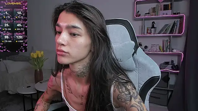 Snapshot of vinkitinkii chatting on 03-10-25, 09:32 vinkitinkii online show from 03-10-25, 09:32