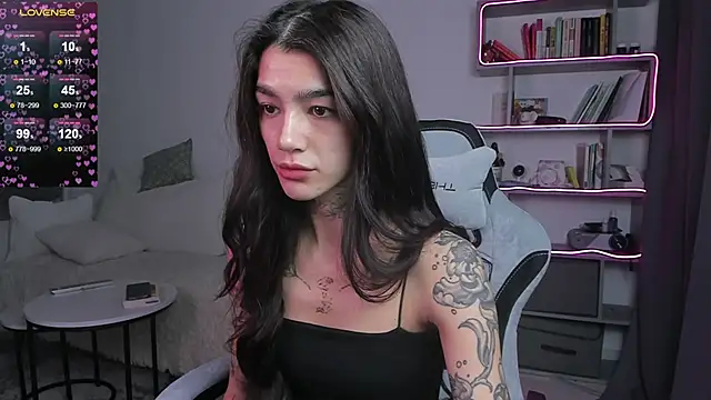 Snapshot of vinkitinkii chatting on 03-21-25, 06:27 vinkitinkii online show from 03-21-25, 06:27