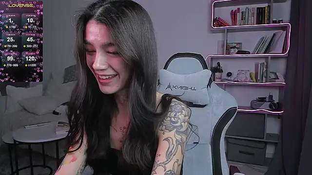 Snapshot of vinkitinkii chatting on 03-21-25, 09:34 vinkitinkii online show from 03-21-25, 09:34