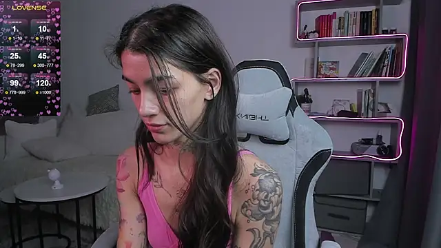 Snapshot of vinkitinkii chatting on 03-22-25, 09:02 vinkitinkii online show from 03-22-25, 09:02