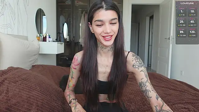 Snapshot of vinkitinkii chatting on 10-12-25, 06:56 vinkitinkii online show from 10-12-25, 06:56