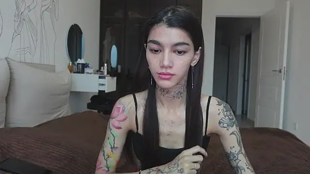 Snapshot of vinkitinkii chatting on 10-22-25, 06:57 vinkitinkii online show from 10-22-25, 06:57