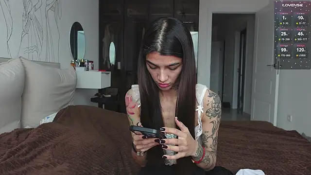 Snapshot of vinkitinkii chatting on 10-30-25, 07:32 vinkitinkii online show from 10-30-25, 07:32