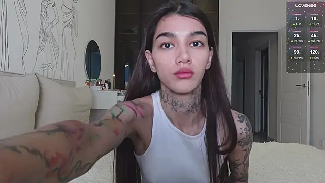 Snapshot of vinkitinkii chatting on 11-08-25, 06:13 vinkitinkii online show from 11-08-25, 06:13