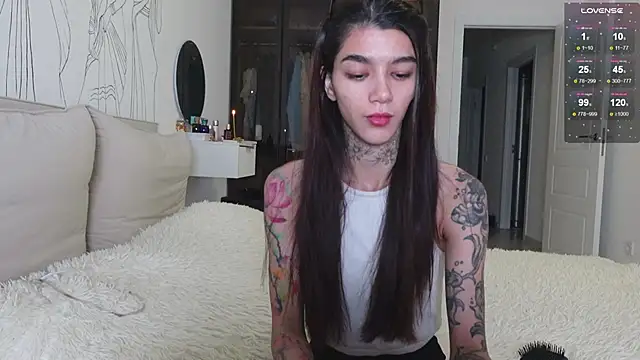 Snapshot of vinkitinkii chatting on 11-16-25, 05:35 vinkitinkii online show from 11-16-25, 05:35