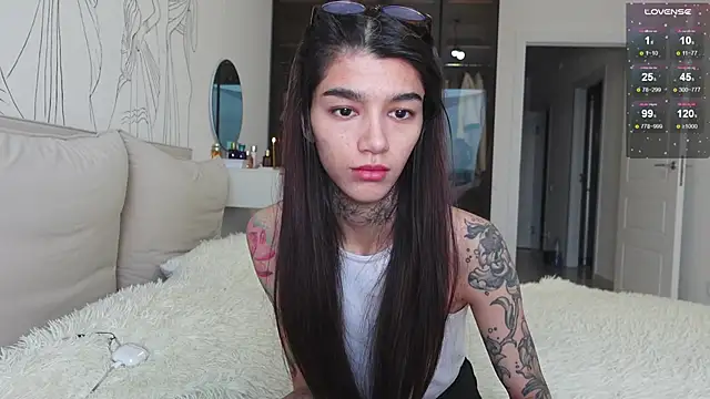 Snapshot of vinkitinkii chatting on 11-17-25, 07:14 vinkitinkii online show from 11-17-25, 07:14