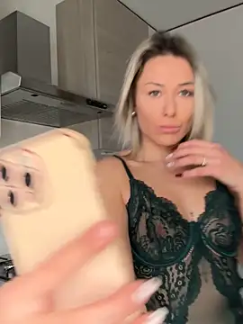 petrouchkaaa  online show from 02-06-26, 09:23