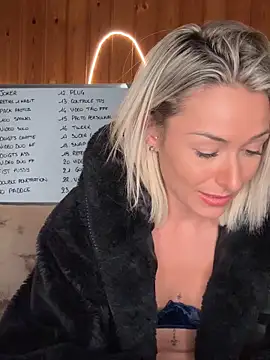 petrouchkaaa  online show from 03-26-26, 08:58