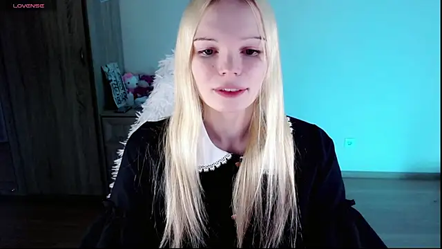 Snapshot of Emily_Nyaffee chatting on 02-11-25, 11:22 Emily Nyaffee online show from 02-11-25, 11:22