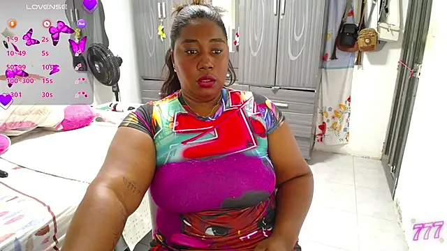 Snapshot of thickebonymilfF chatting on 07-06-26, 01:24 thickebonymilfF online show from 07-06-26, 01:24