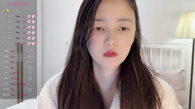 Snapshot of A-xena chatting on 02-21-25, 02:39 A-xena online show from 02-21-25, 02:39