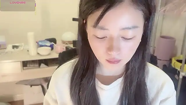 A-xena online show from 12-04-25, 02:32