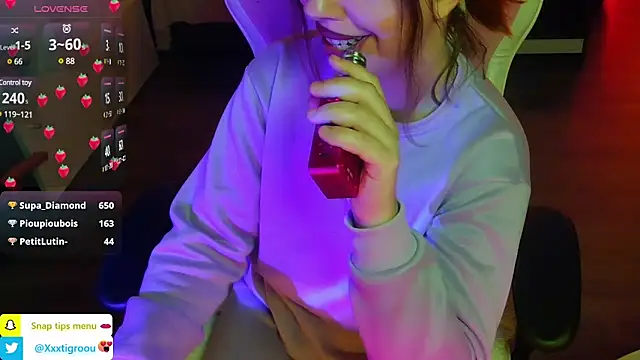 PetiteAngel666 online show from 01-24-25, 03:32