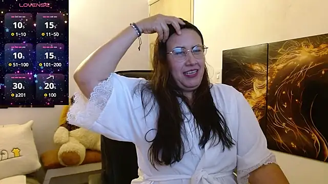 Snapshot of amalia_brunette chatting on 11-26-25, 01:17 amalia brunette online show from 11-26-25, 01:17