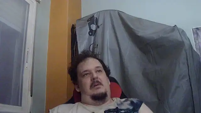 Snapshot of porkorossy chatting on 06-19-26, 09:29 porkorossy online show from 06-19-26, 09:29