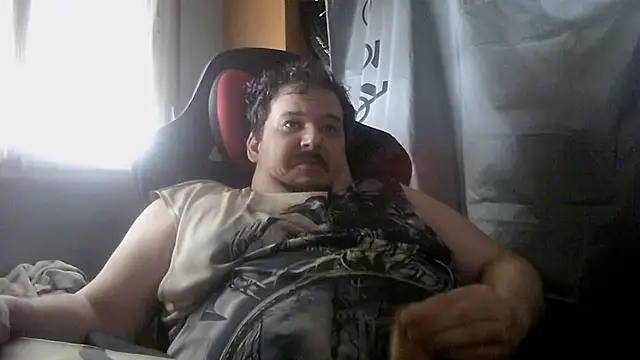 Snapshot of porkorossy chatting on 06-20-26, 01:25 porkorossy online show from 06-20-26, 01:25
