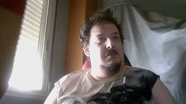 Snapshot of porkorossy chatting on 06-21-26, 01:35 porkorossy online show from 06-21-26, 01:35