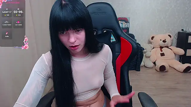 Snapshot of JuicyJess chatting on 07-13-26, 07:49 JuicyJess online show from 07-13-26, 07:49