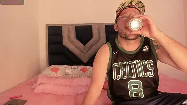 Snapshot of TiiffanyEvans1 chatting on 11-07-25, 04:07 TiiffanyEvans1 online show from 11-07-25, 04:07