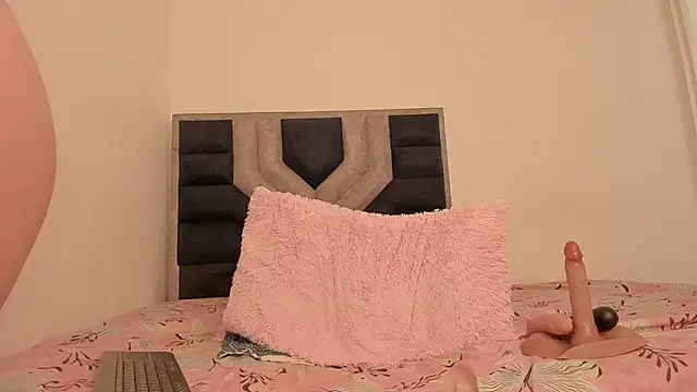 Snapshot of TiiffanyEvans1 chatting on 02-02-26, 04:27 TiiffanyEvans1 online show from 02-02-26, 04:27