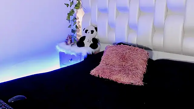 BeckyRusso online show from 02-17-25, 06:04