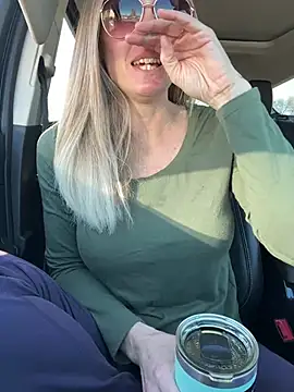 Snapshot of ItsDanniG chatting on 01-13-25, 05:02 ItsDanniG online show from 01-13-25, 05:02