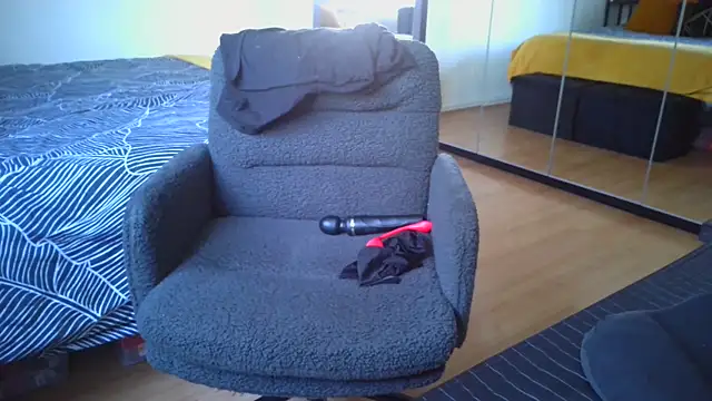 sarametisse26 online show from 04-09-26, 07:03