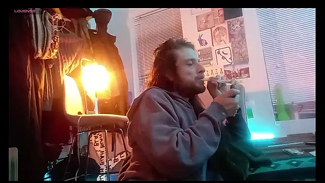 Snapshot of DownstairsSky chatting on 12-17-24, 11:05 DownstairsSky online show from 12-17-24, 11:05