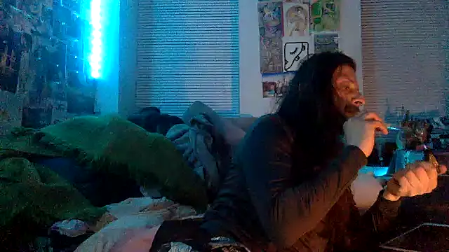 Snapshot of DownstairsSky chatting on 12-24-24, 03:27 DownstairsSky online show from 12-24-24, 03:27