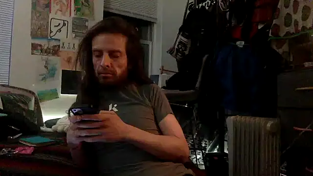 Snapshot of DownstairsSky chatting on 01-10-25, 09:02 DownstairsSky online show from 01-10-25, 09:02