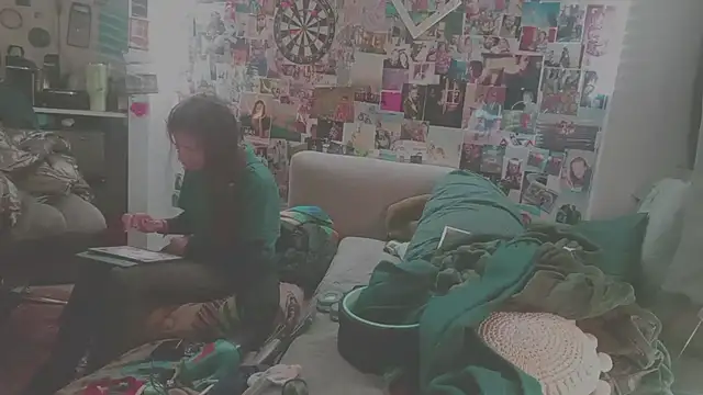 Snapshot of DownstairsSky chatting on 02-04-25, 11:59 DownstairsSky online show from 02-04-25, 11:59