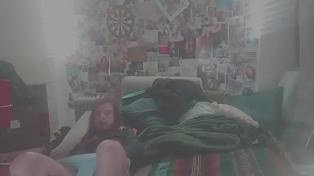 Snapshot of DownstairsSky chatting on 02-05-25, 11:02 DownstairsSky online show from 02-05-25, 11:02