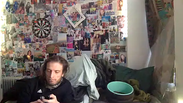 Snapshot of DownstairsSky chatting on 02-07-25, 03:30 DownstairsSky online show from 02-07-25, 03:30