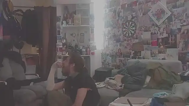 Snapshot of DownstairsSky chatting on 02-09-25, 11:57 DownstairsSky online show from 02-09-25, 11:57