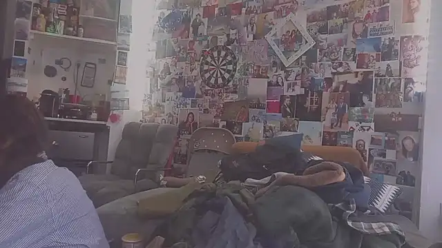 Snapshot of DownstairsSky chatting on 02-13-25, 09:49 DownstairsSky online show from 02-13-25, 09:49