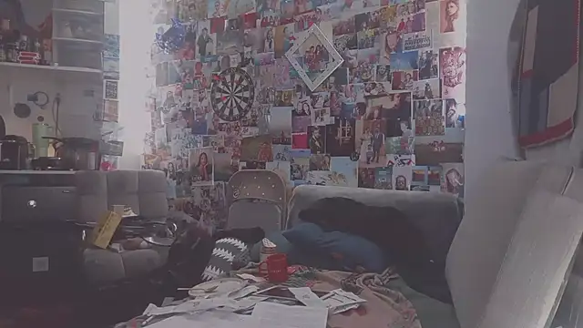 Snapshot of DownstairsSky chatting on 02-28-25, 10:09 DownstairsSky online show from 02-28-25, 10:09