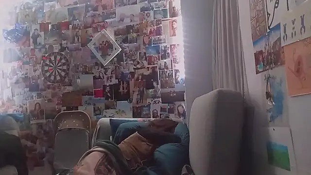 Snapshot of DownstairsSky chatting on 03-07-25, 10:35 DownstairsSky online show from 03-07-25, 10:35