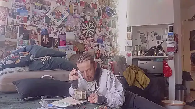 Snapshot of DownstairsSky chatting on 03-12-25, 02:12 DownstairsSky online show from 03-12-25, 02:12