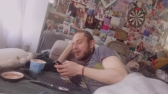 Snapshot of DownstairsSky chatting on 03-14-25, 05:02 DownstairsSky online show from 03-14-25, 05:02