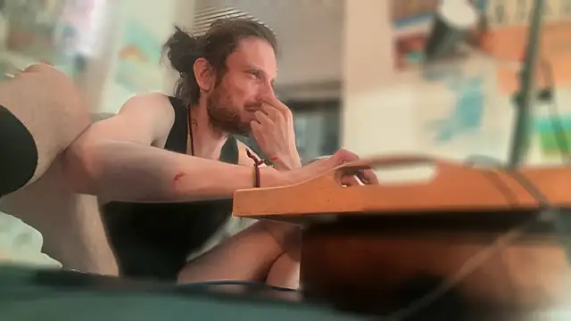 Snapshot of DownstairsSky chatting on 10-05-25, 01:26 DownstairsSky online show from 10-05-25, 01:26