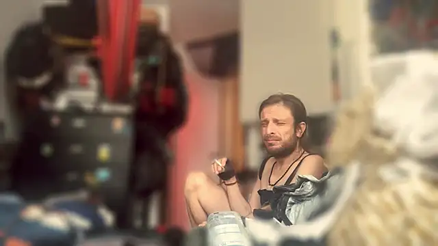 Snapshot of DownstairsSky chatting on 10-12-25, 04:28 DownstairsSky online show from 10-12-25, 04:28